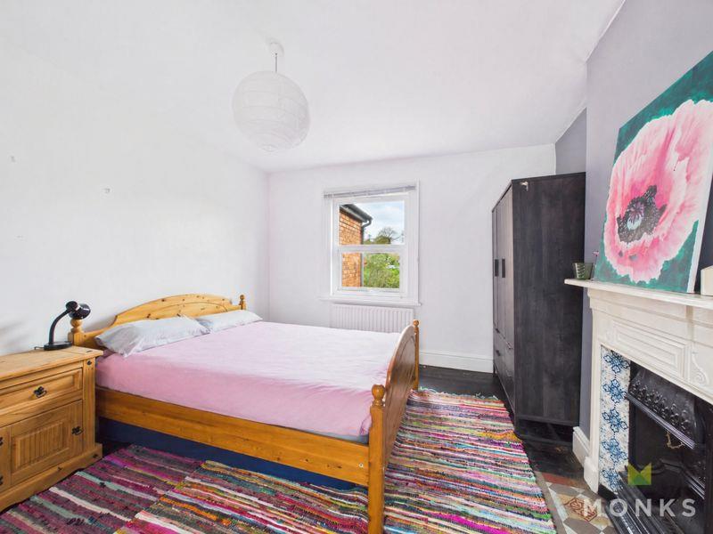 8 Holbache Road, Oswestry, SY11 1RP For Sale